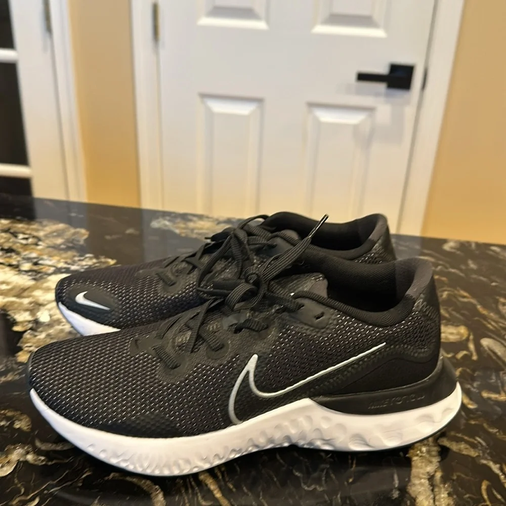 Men's Nike Renew Run Running Shoes CK6357 002 - Picture 3 of 9